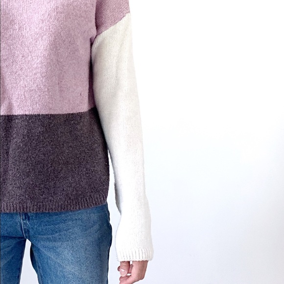CHICBOMB Sweaters - LAVENDER Color block knit pullover top